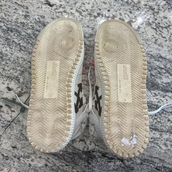 Off-White 3.0 Off Court Leather High-Top Sneakers - Made in Italy - Picture 10 of 13